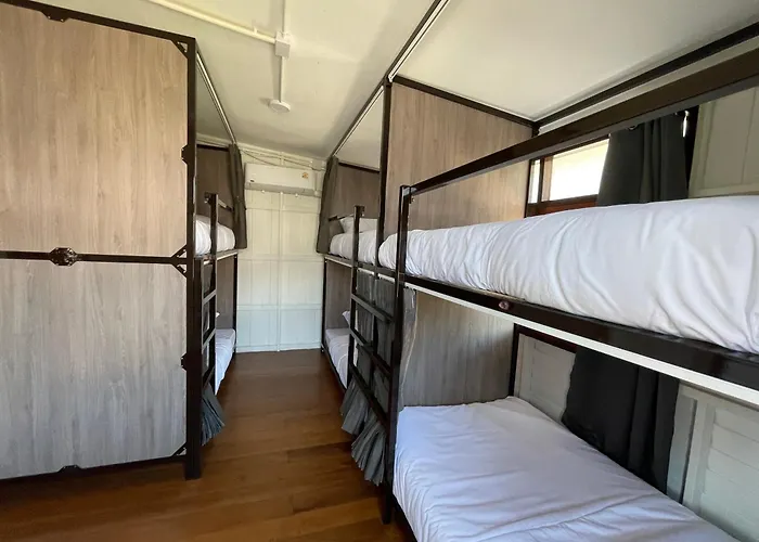 Green Cabin Hostel * 방콕