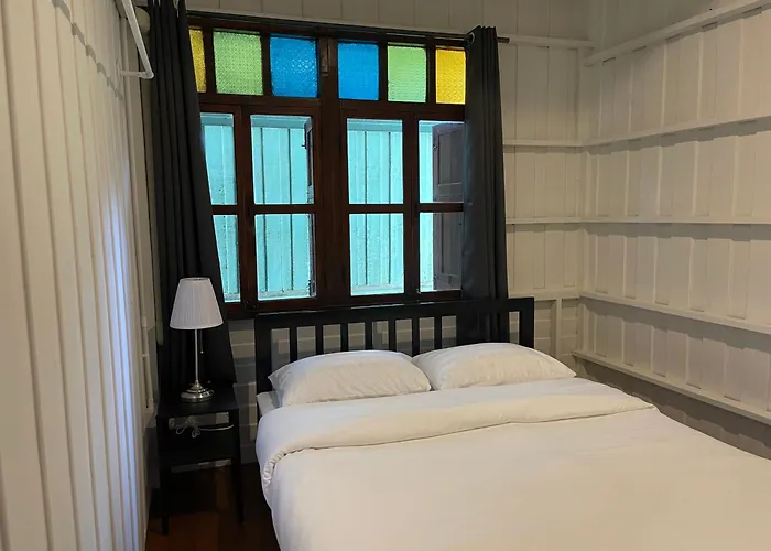 Green Cabin Hostel * 방콕